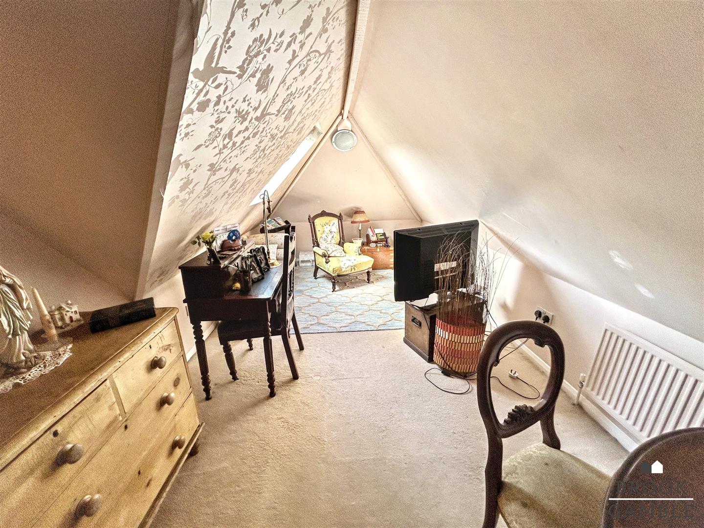 4 Bedroom Chalet - Detached. Pashley Road in Eastbourne,  21